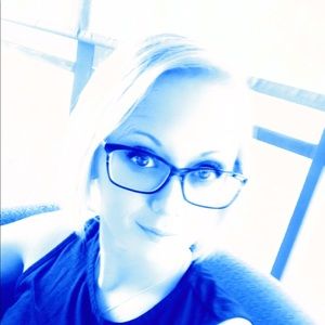 Meet your Posher, Enita